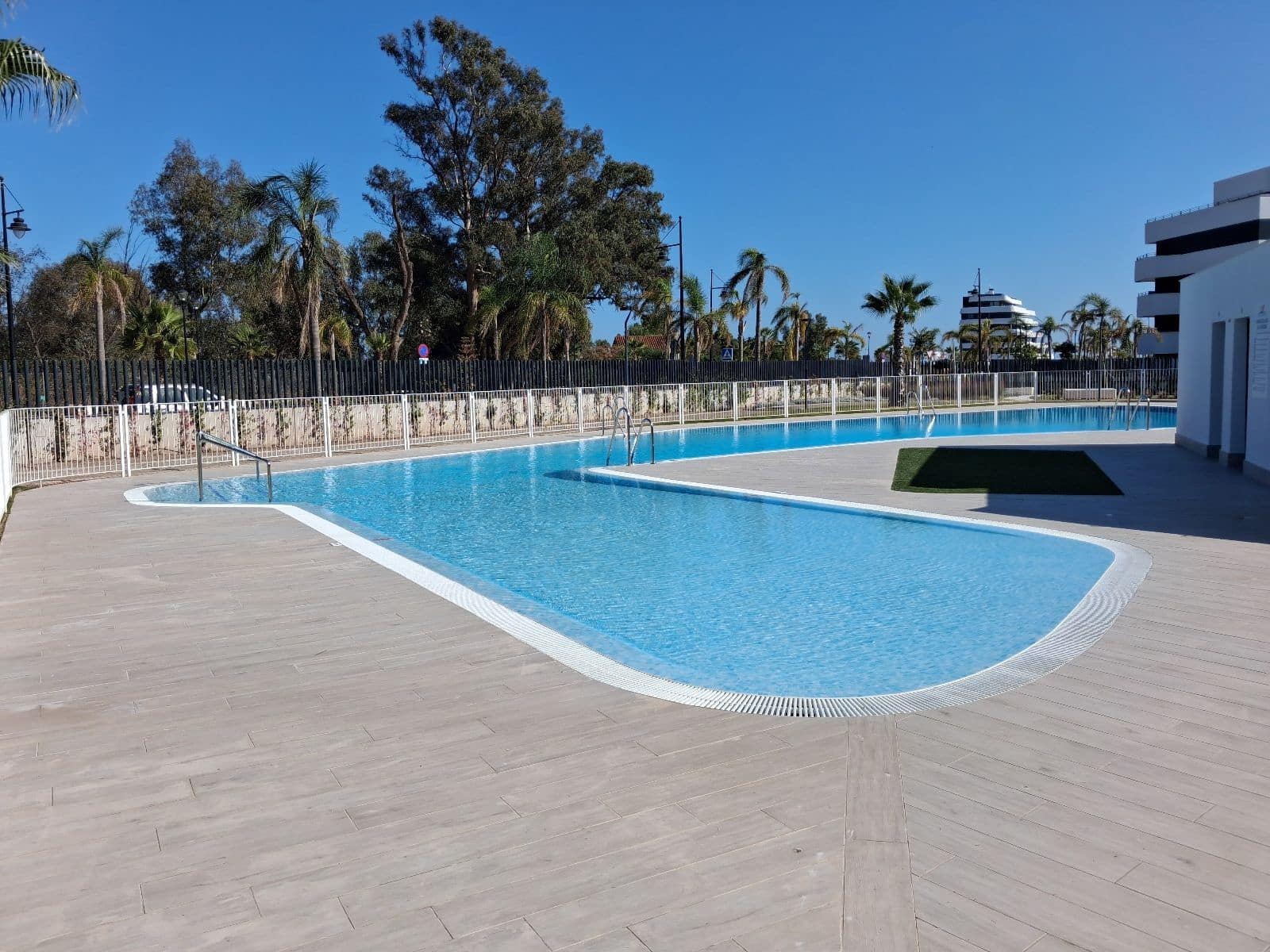 2 sypialnia Penthouse na sprzedaż w Torremolinos z basenem garażem - 820 000 € (Ref: 9385116)