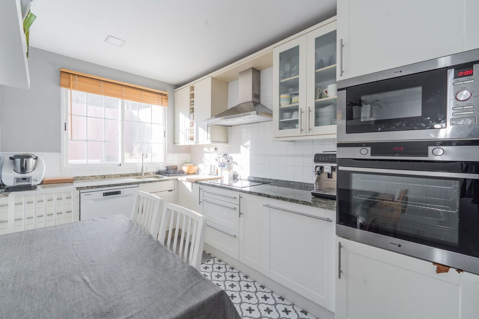 3 slaapkamer Villa te koop in Alcobendas met zwembad garage - € 945.000 (Ref: 9390141)