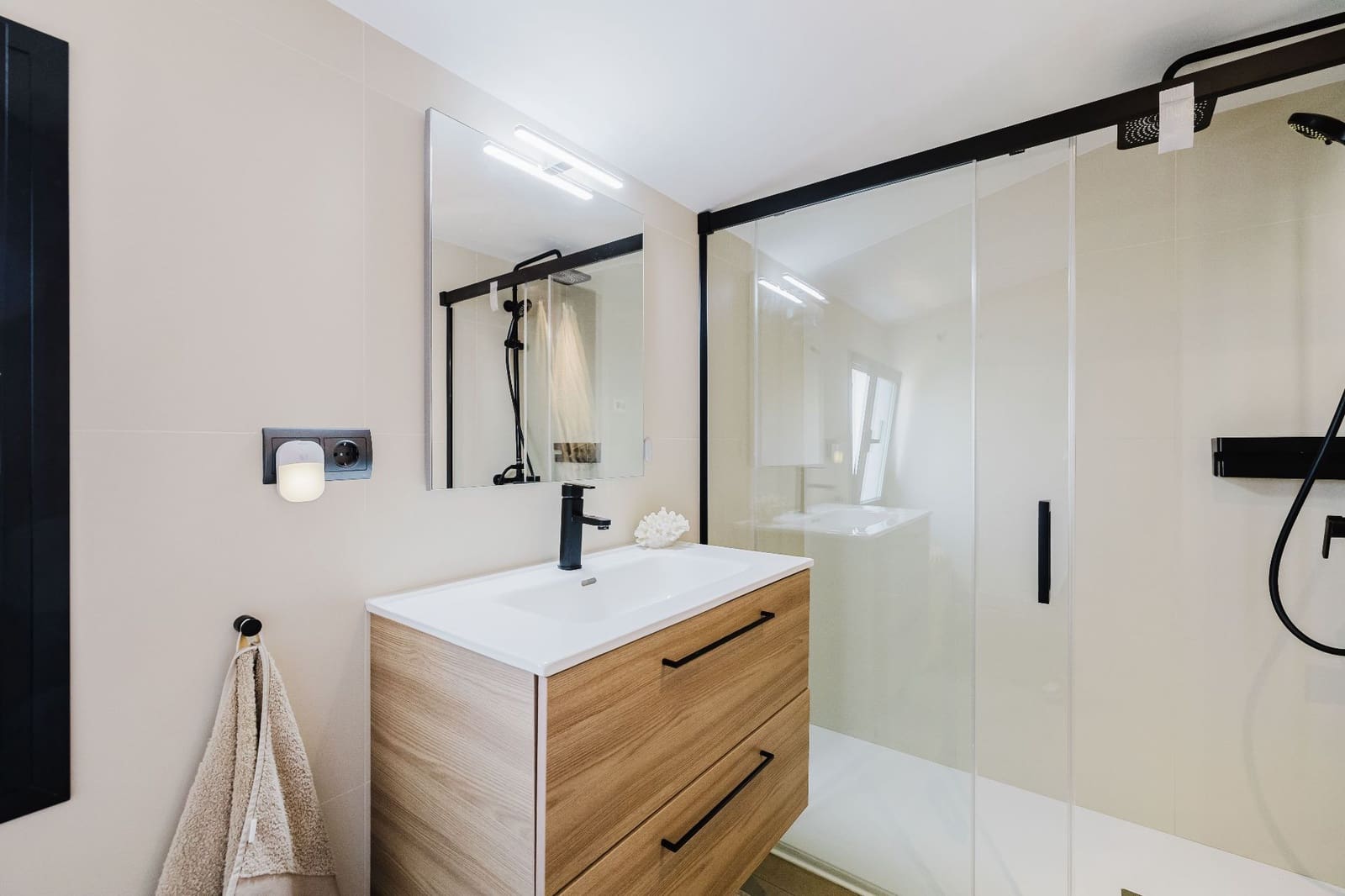 2 soveværelse Semi-Rækkehus til salg i Benalmadena med swimmingpool - € 425.000 (Ref: 9390142)