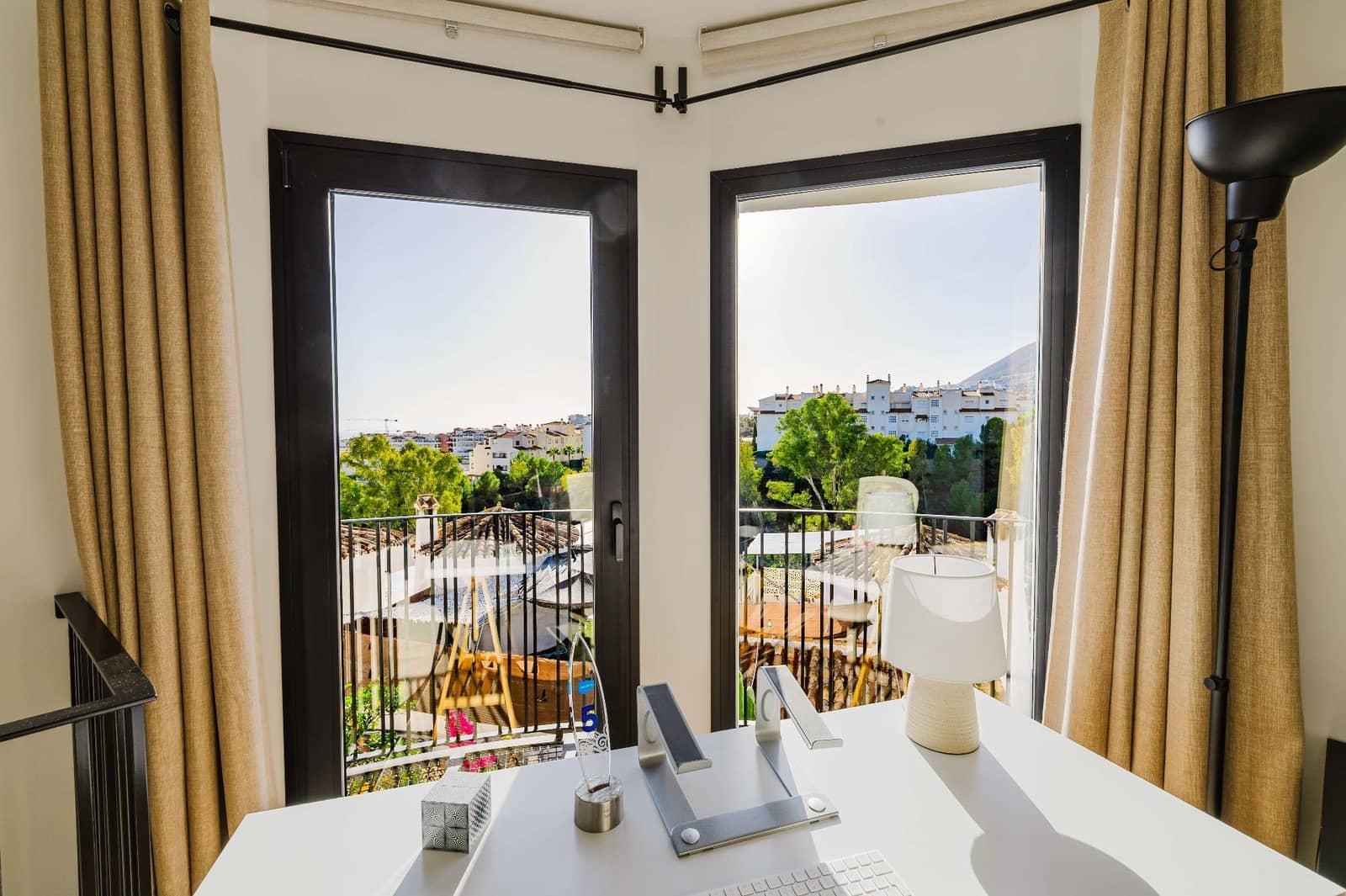 2 soveværelse Semi-Rækkehus til salg i Benalmadena med swimmingpool - € 425.000 (Ref: 9390142)