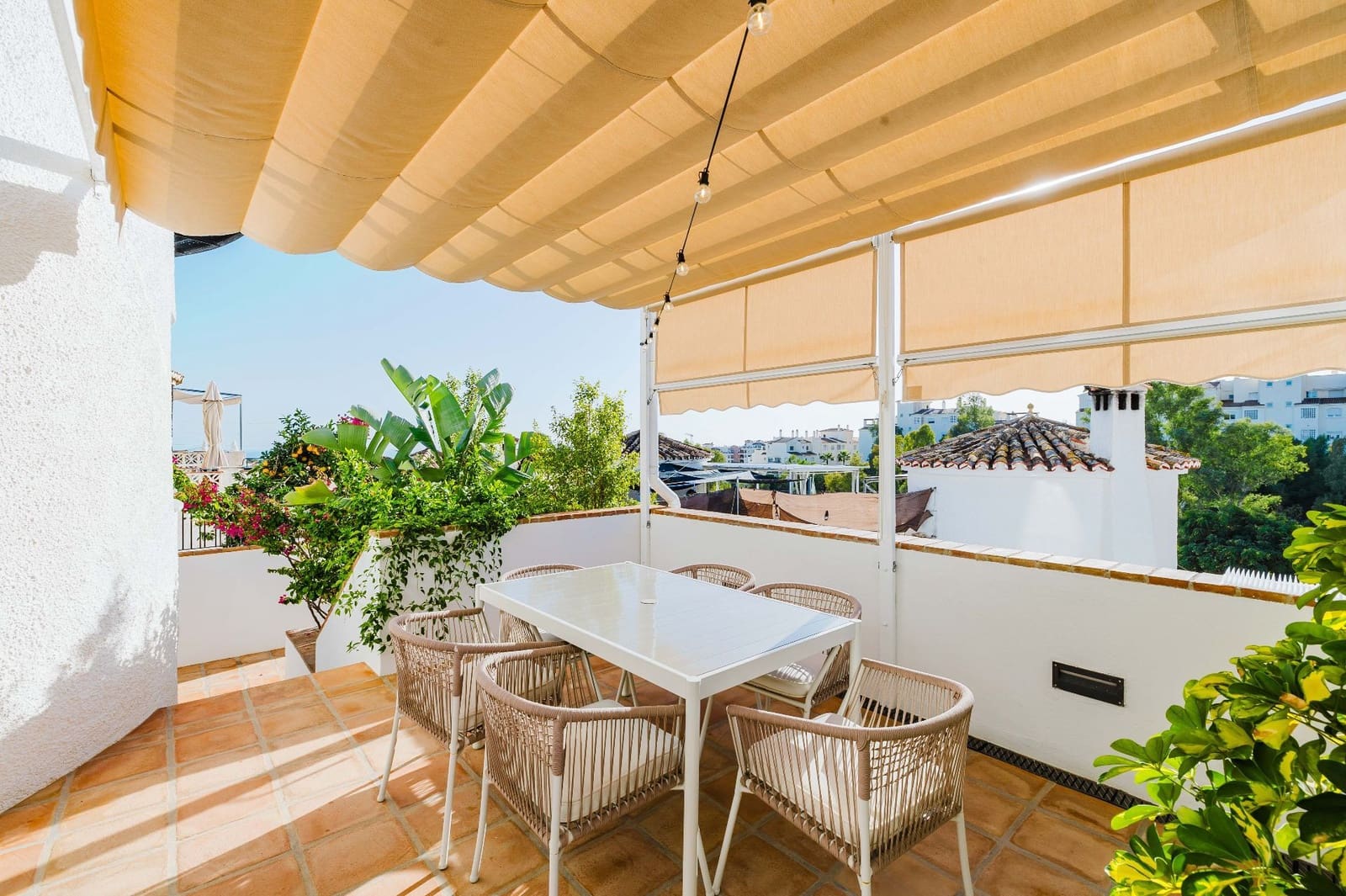 2 soveværelse Semi-Rækkehus til salg i Benalmadena med swimmingpool - € 425.000 (Ref: 9390142)