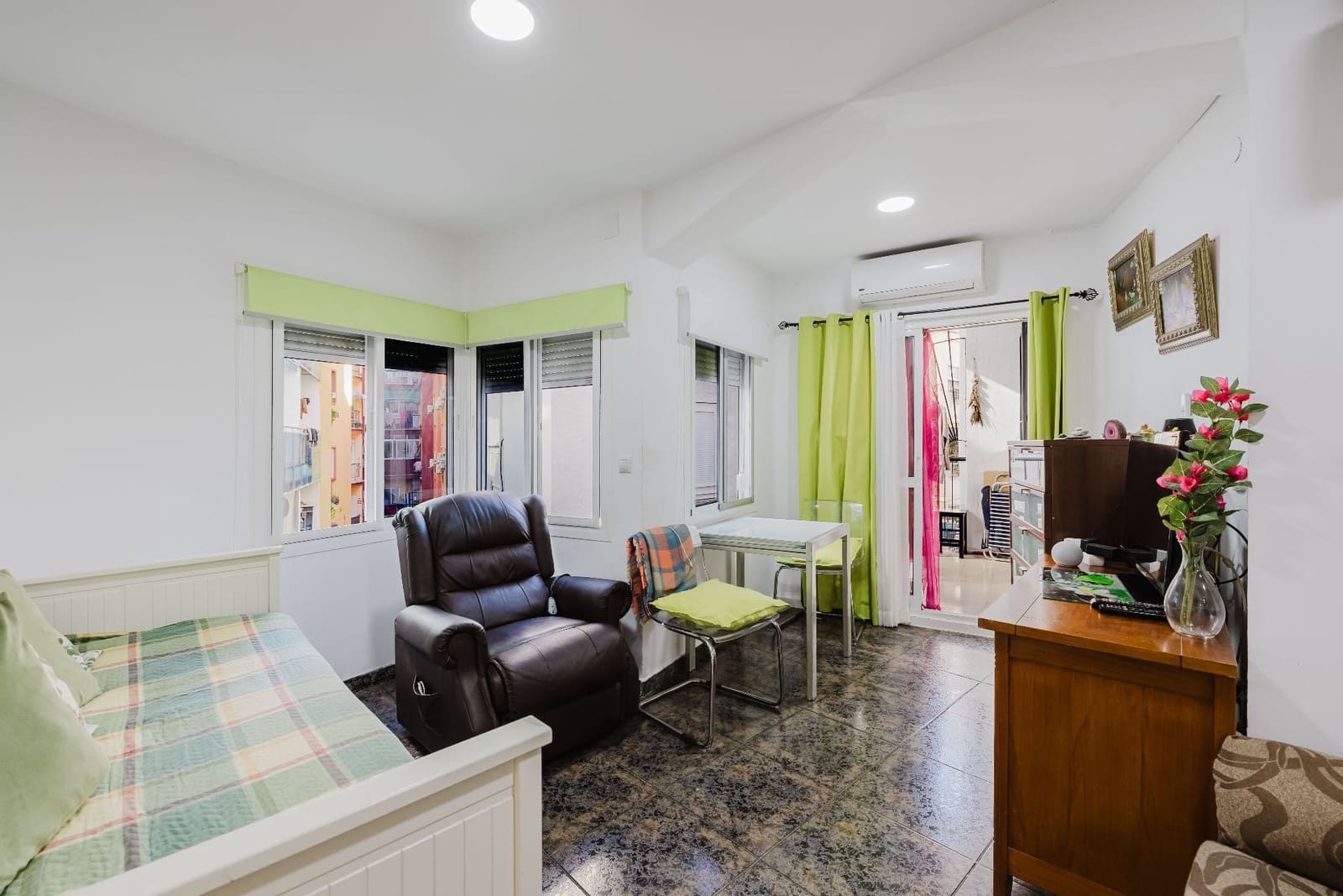 Piso de 2 habitaciones en Torremolinos en venta - 315.000 € (Ref: 9390143)
