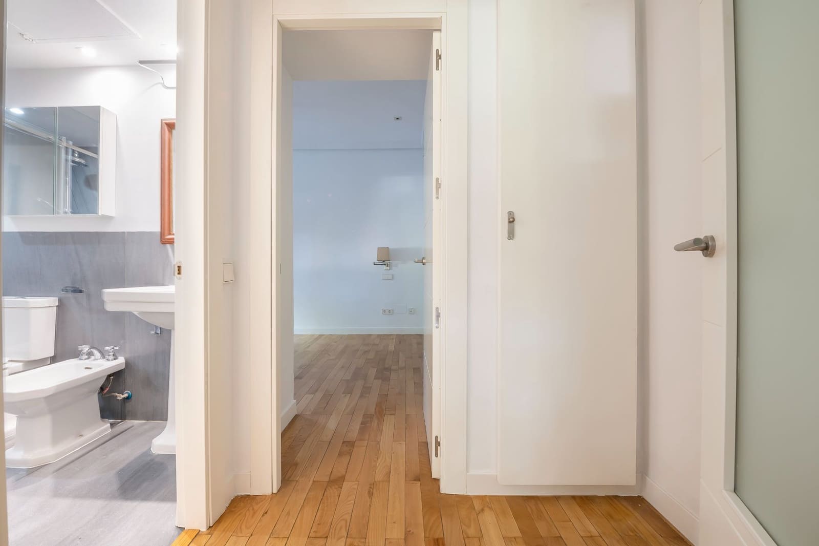 1 sypialnia Mieszkanie do wynajęcia w Miasto Madryt z basenem garażem - 1 700 € (Ref: 9393251)