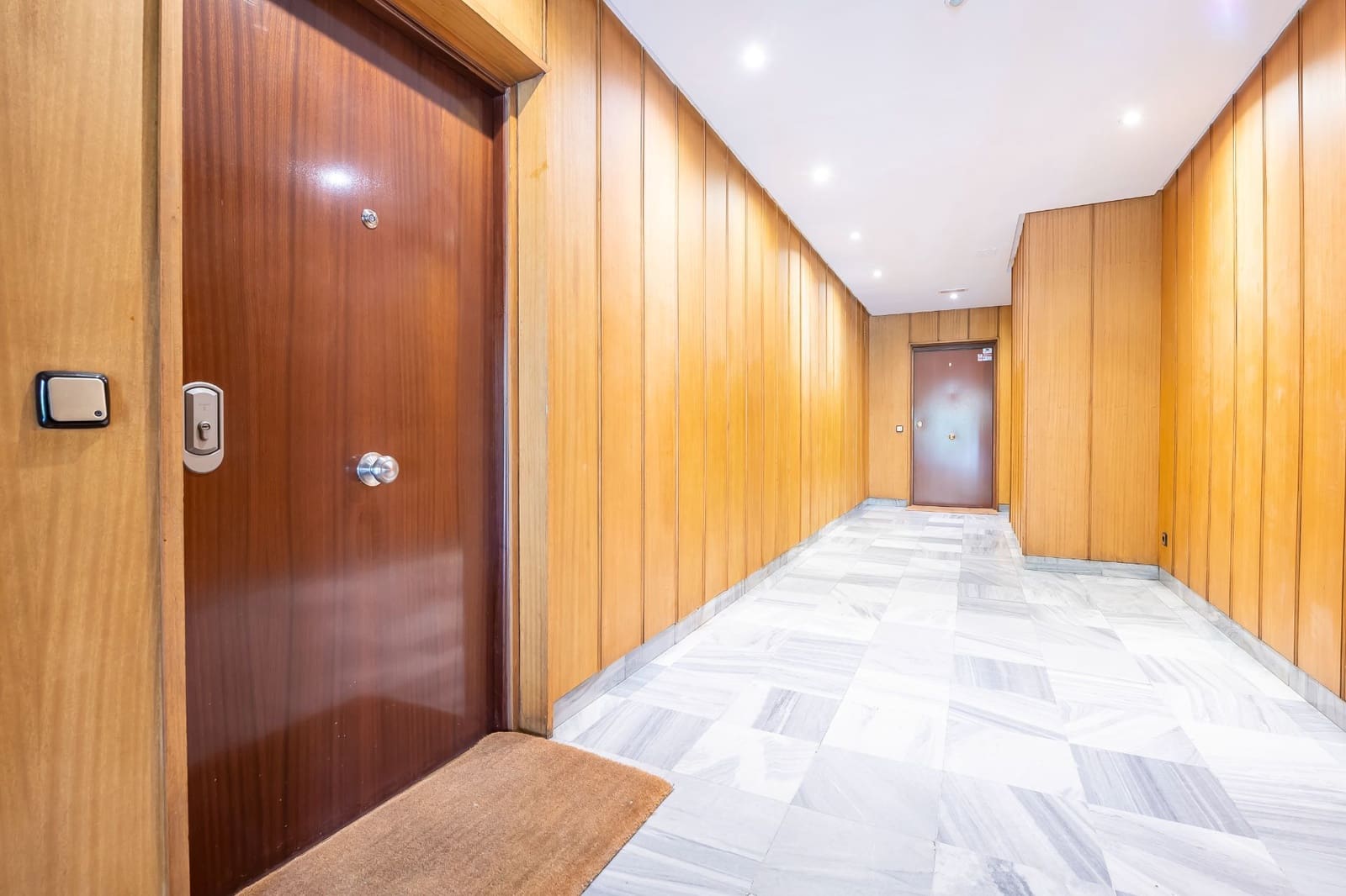 1 sypialnia Mieszkanie do wynajęcia w Miasto Madryt z basenem garażem - 1 700 € (Ref: 9393251)