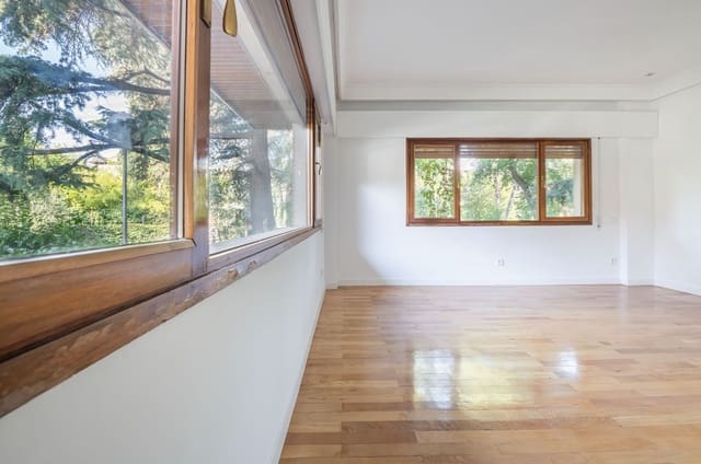 1 sypialnia Mieszkanie do wynajęcia w Miasto Madryt z basenem garażem - 1 700 € (Ref: 9393251)