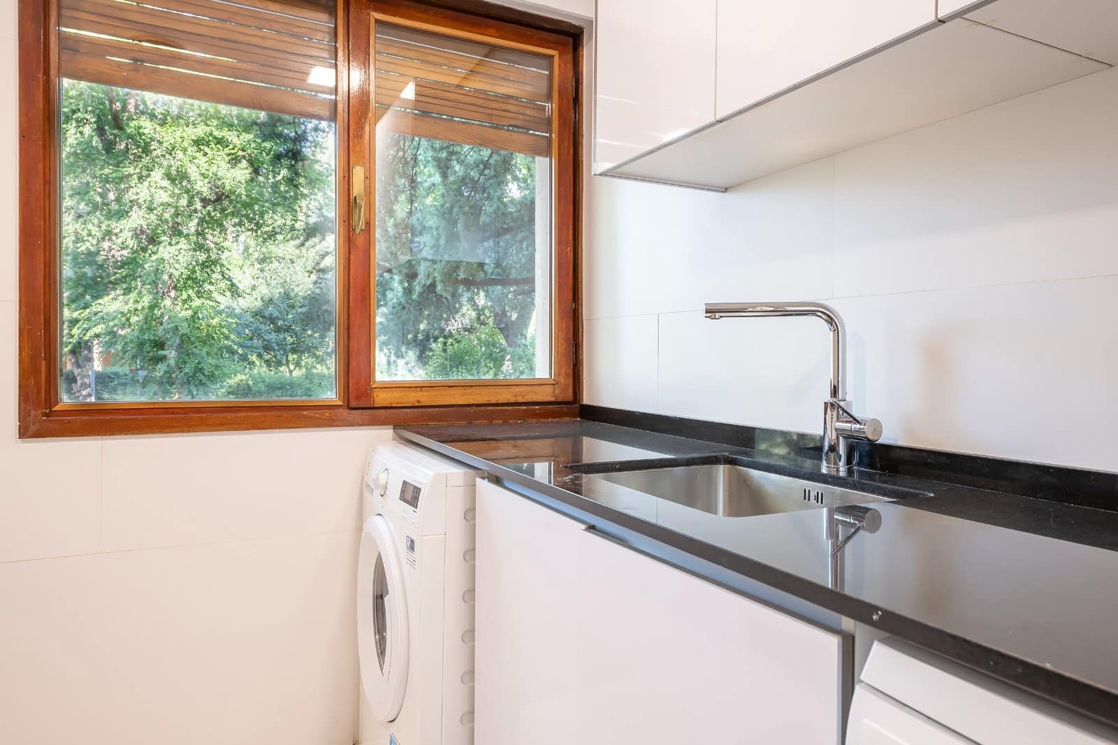 1 sypialnia Mieszkanie do wynajęcia w Miasto Madryt z basenem garażem - 1 700 € (Ref: 9393251)