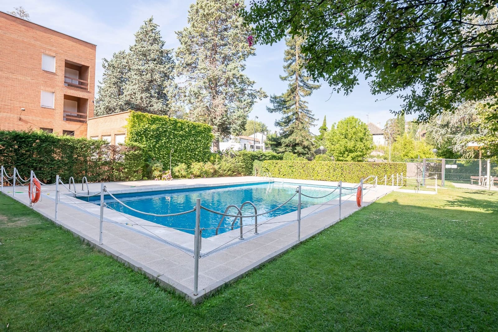 1 sypialnia Mieszkanie do wynajęcia w Miasto Madryt z basenem garażem - 1 700 € (Ref: 9393251)