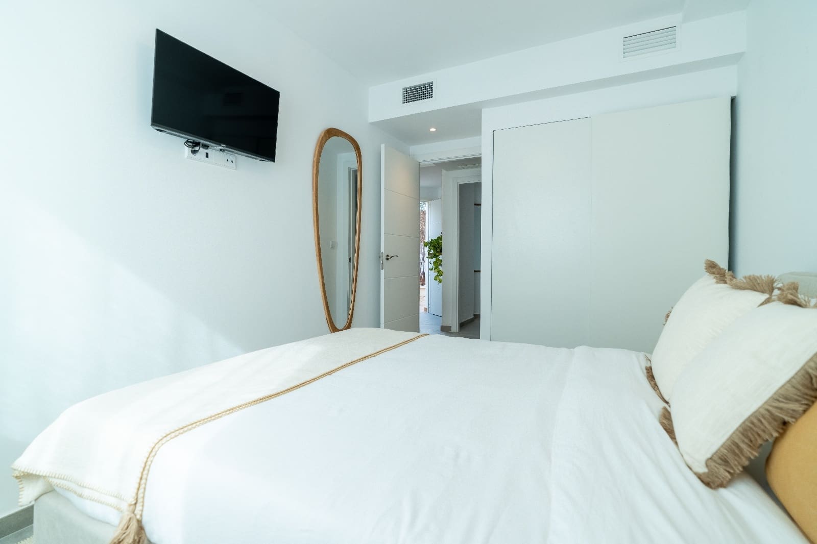 2 sypialnia Apartament na sprzedaż w Sant Antoni de Portmany z basenem garażem - 495 000 € (Ref: 9398187)