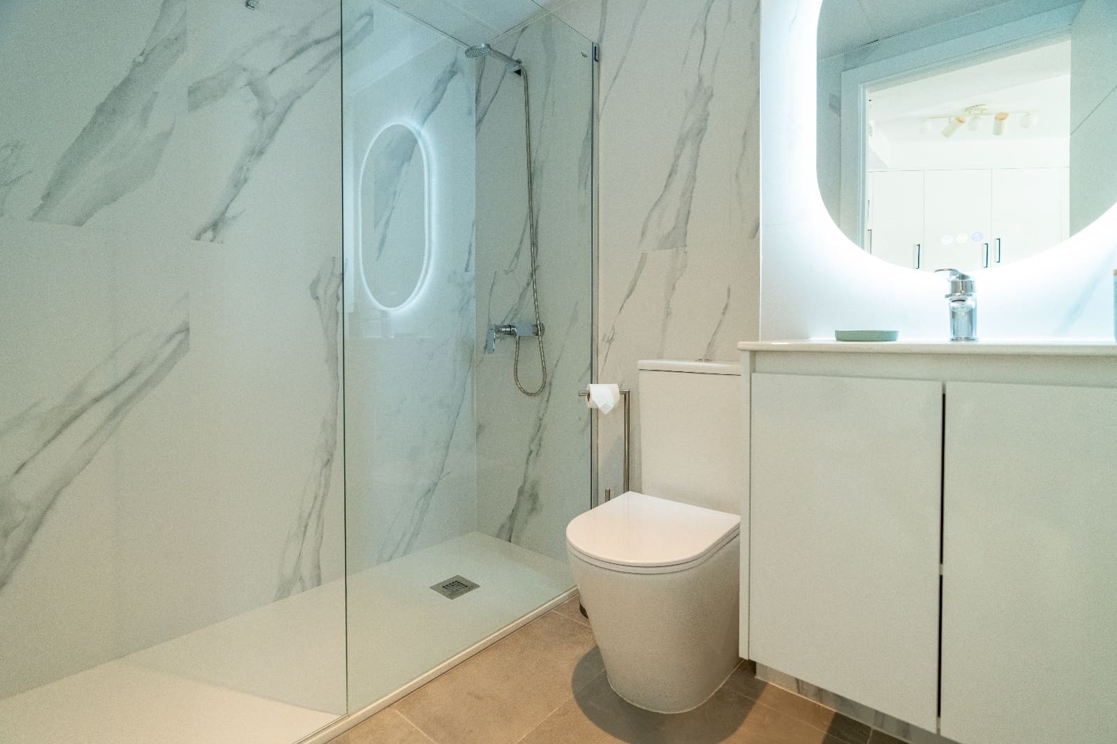 2 sypialnia Apartament na sprzedaż w Sant Antoni de Portmany z basenem garażem - 495 000 € (Ref: 9398187)