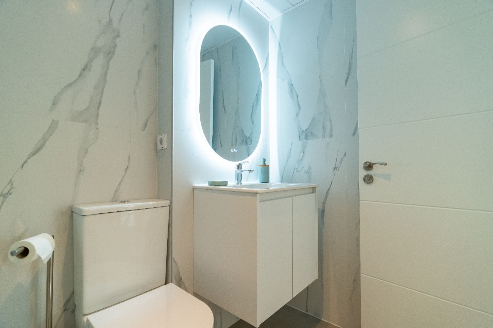 2 sypialnia Apartament na sprzedaż w Sant Antoni de Portmany z basenem garażem - 495 000 € (Ref: 9398187)