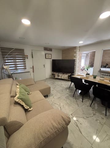 3 bedroom Villa for sale in Villarejo de Salvanés - € 245,000 (Ref: 9400384)