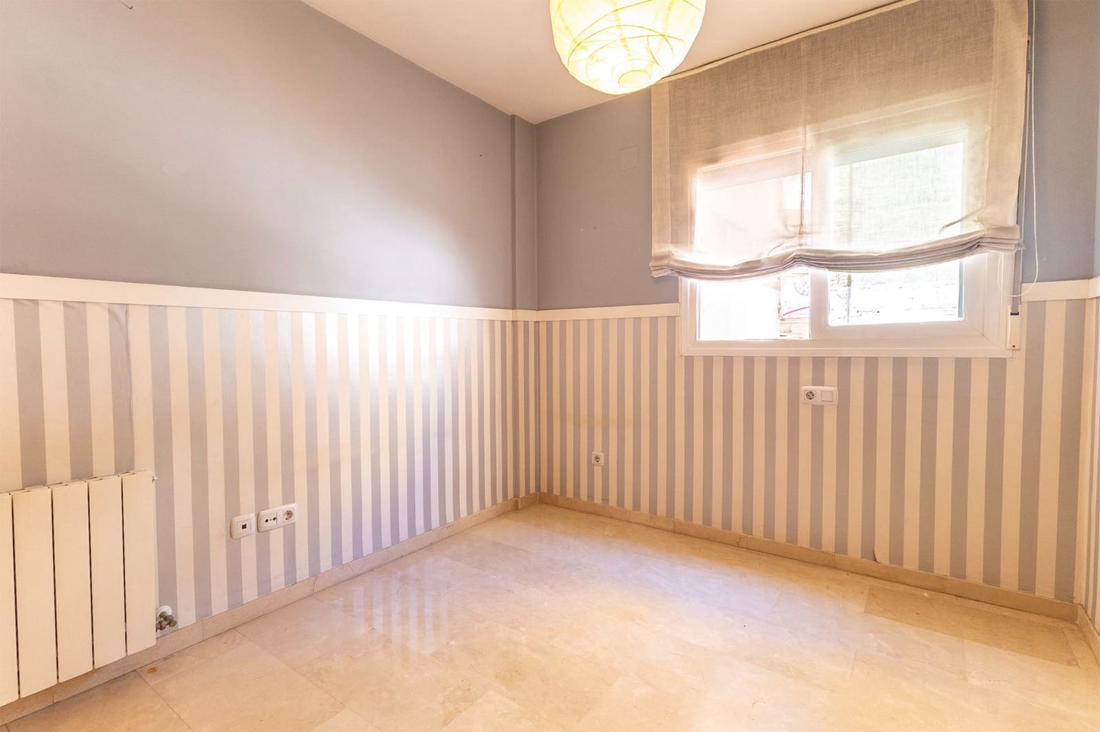 Piso de 4 habitaciones en Alicante / Alacant ciudad en venta - 330.000 € (Ref: 9400385)