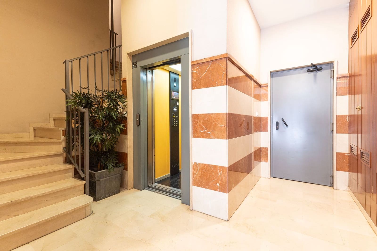 Piso de 4 habitaciones en Alicante / Alacant ciudad en venta - 330.000 € (Ref: 9400385)