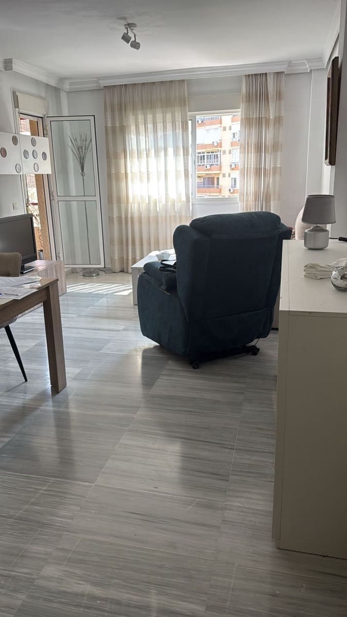 2 makuuhuone Asunto myytävänä paikassa Torremolinos mukana 
autotalli - 365 000 € (Ref: 9400386)