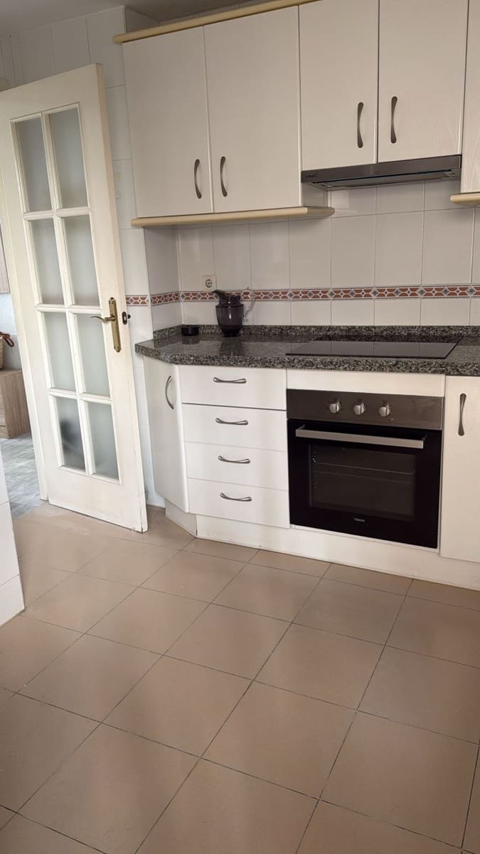 2 makuuhuone Asunto myytävänä paikassa Torremolinos mukana 
autotalli - 365 000 € (Ref: 9400386)