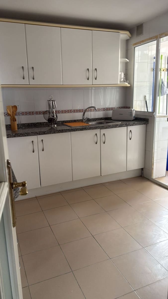 2 makuuhuone Asunto myytävänä paikassa Torremolinos mukana 
autotalli - 365 000 € (Ref: 9400386)