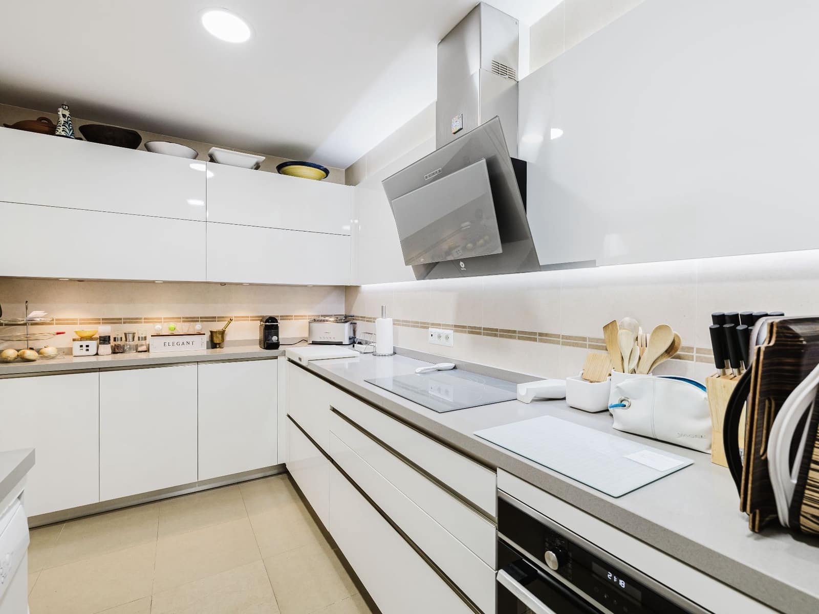 3 bedroom Flat for sale in Benalmadena with pool garage - € 575,000 (Ref: 9400387)