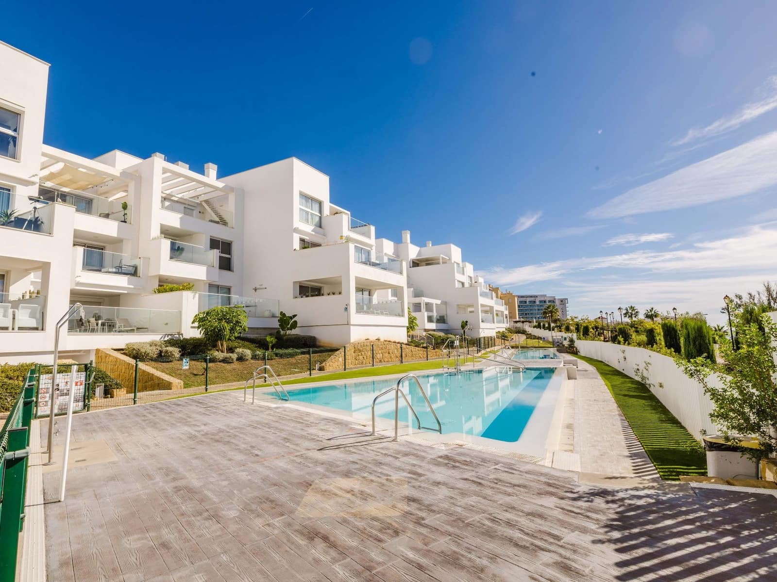 3 bedroom Flat for sale in Benalmadena with pool garage - € 575,000 (Ref: 9400387)