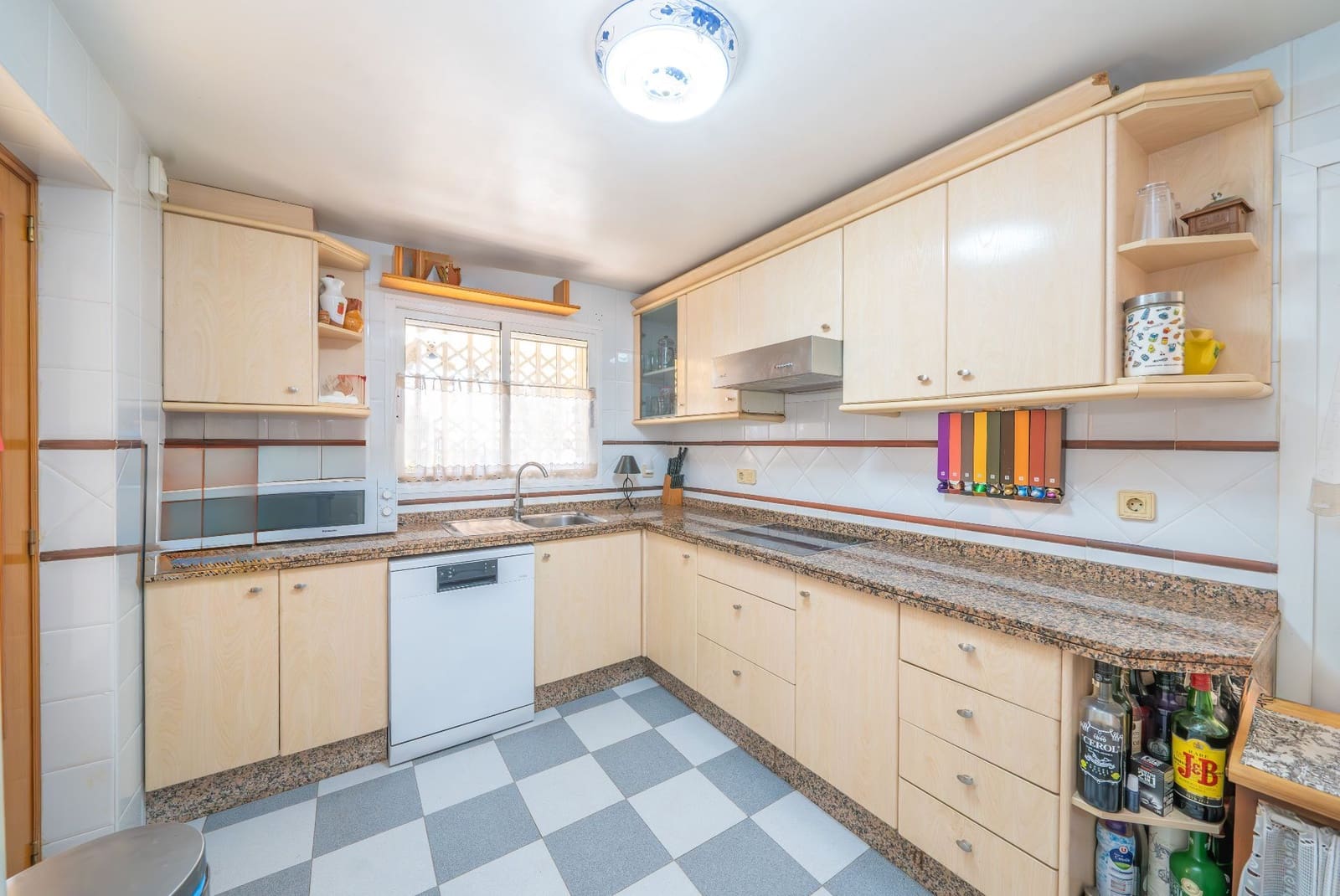 6 makuuhuone Huvila myytävänä paikassa Muchamiel / Mutxamel mukana 
autotalli - 499 000 € (Ref: 9400388)