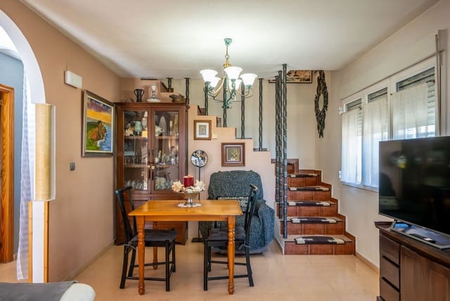 Chalet de 6 habitaciones en Muchamiel / Mutxamel en venta con garaje - 499.000 € (Ref: 9400388)