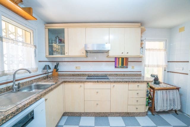 Chalet de 6 habitaciones en Muchamiel / Mutxamel en venta con garaje - 499.000 € (Ref: 9400388)