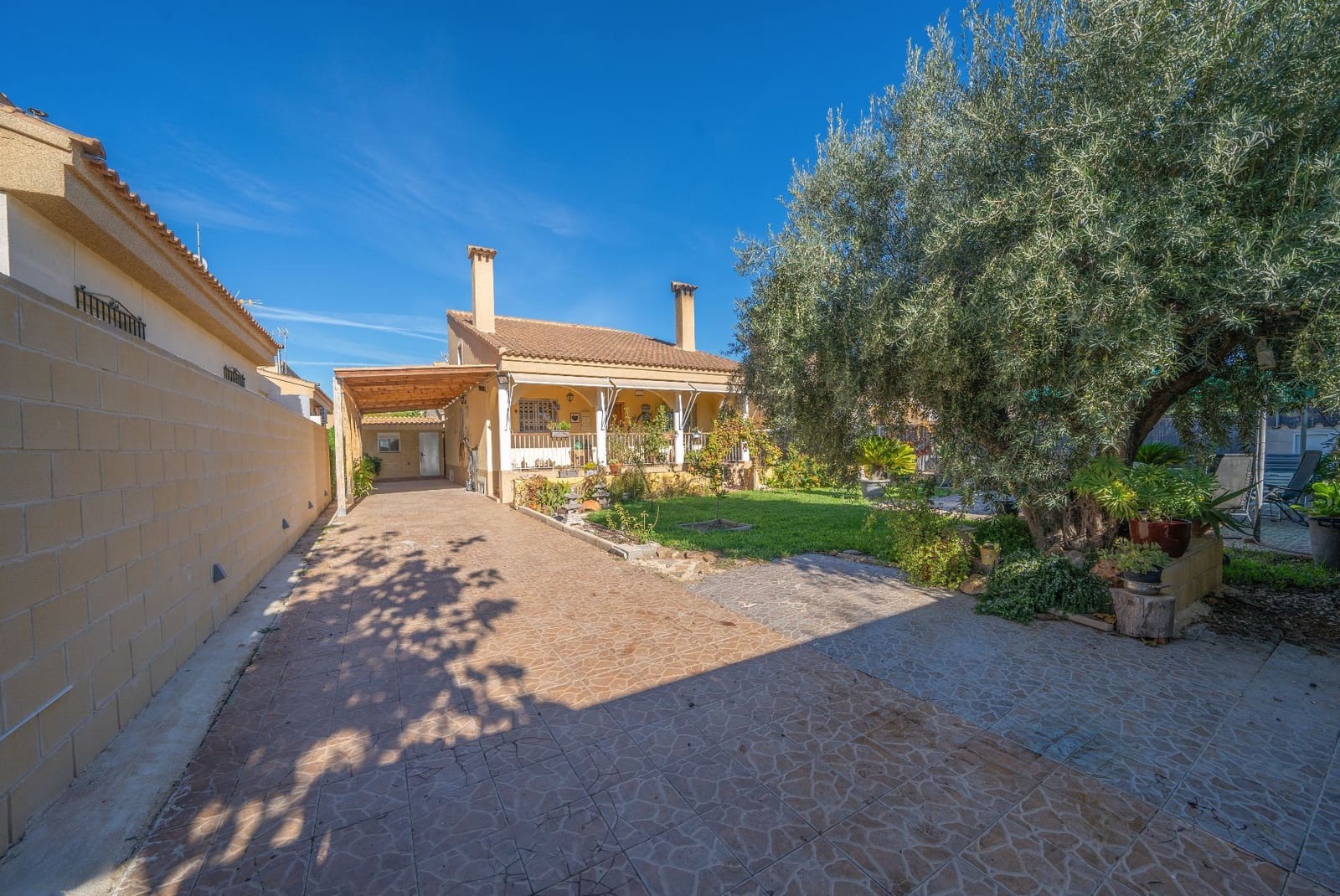 6 makuuhuone Huvila myytävänä paikassa Muchamiel / Mutxamel mukana 
autotalli - 499 000 € (Ref: 9400388)