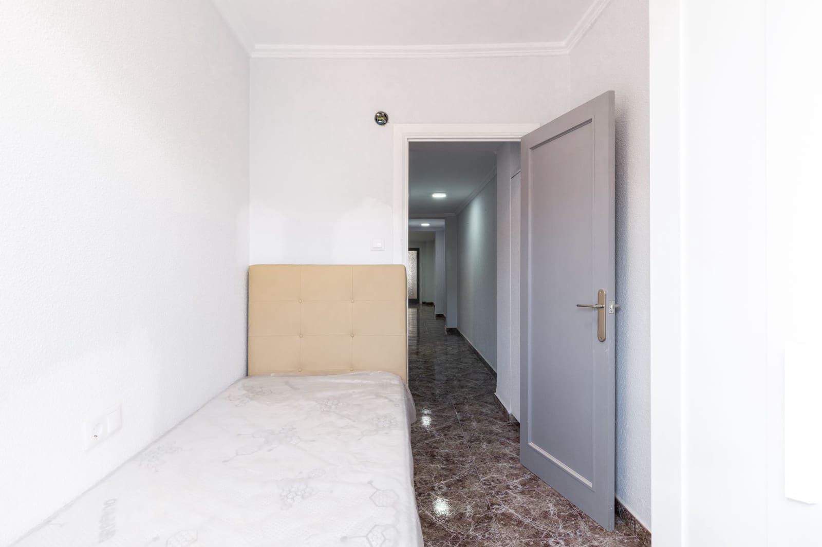 4 slaapkamer Flat te koop in Tavernes de la Valldigna - € 135.000 (Ref: 9402885)