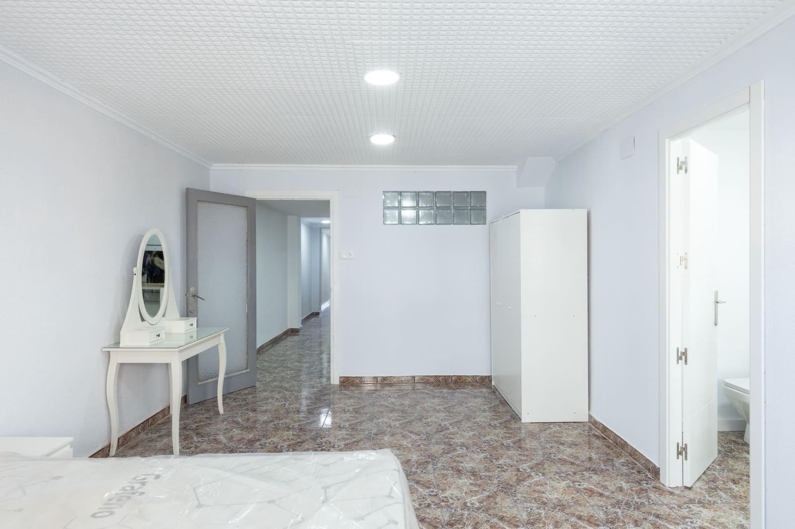 4 slaapkamer Flat te koop in Tavernes de la Valldigna - € 135.000 (Ref: 9402885)