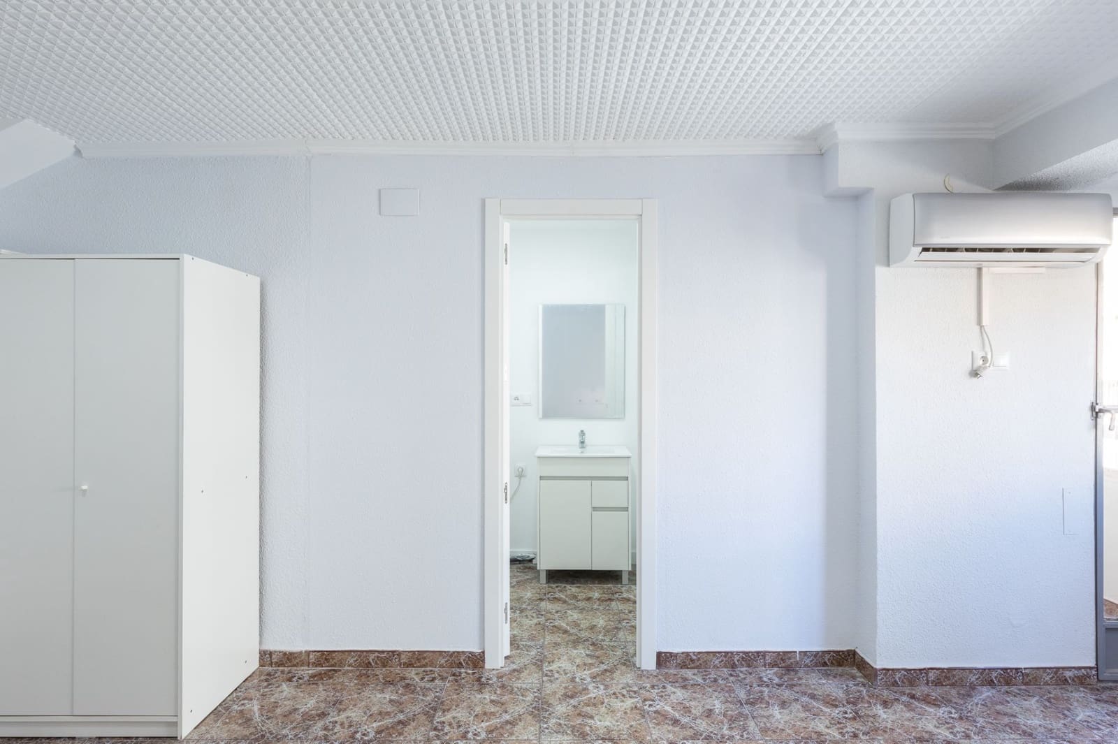 4 slaapkamer Flat te koop in Tavernes de la Valldigna - € 135.000 (Ref: 9402885)