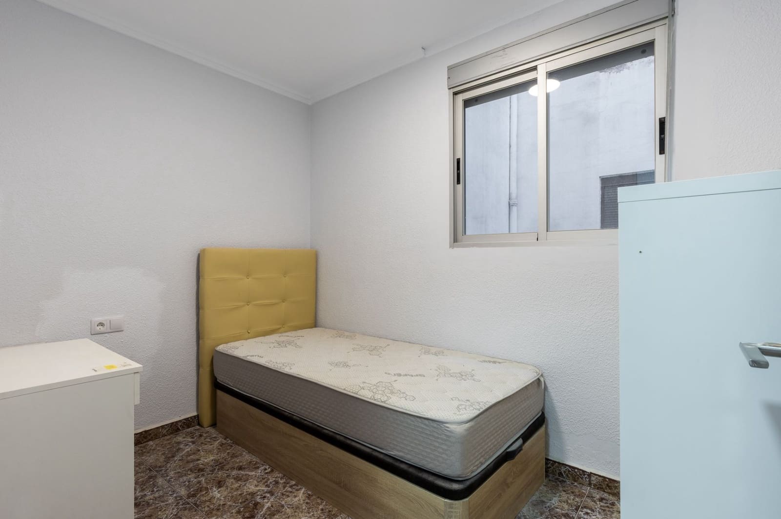 4 slaapkamer Flat te koop in Tavernes de la Valldigna - € 135.000 (Ref: 9402885)