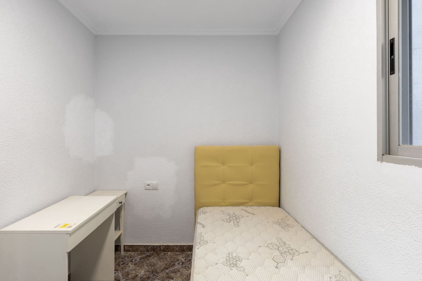 4 slaapkamer Flat te koop in Tavernes de la Valldigna - € 135.000 (Ref: 9402885)