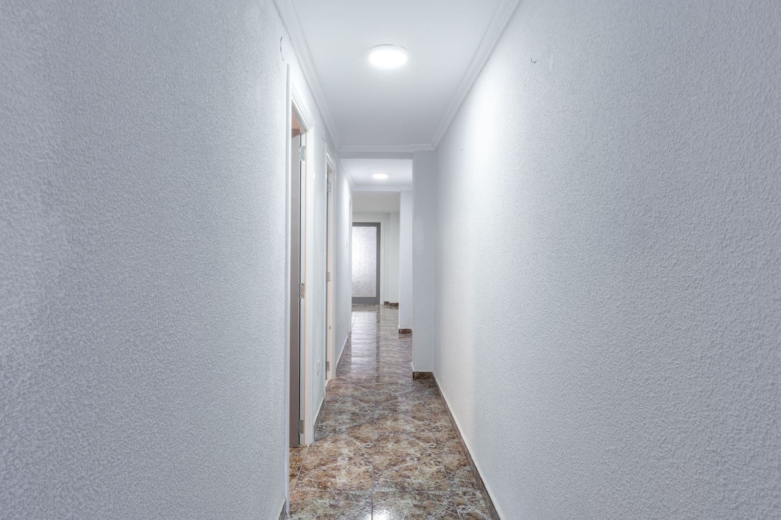 4 slaapkamer Flat te koop in Tavernes de la Valldigna - € 135.000 (Ref: 9402885)