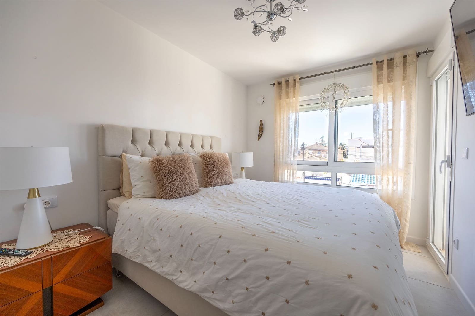 2 bedroom Villa for sale in Torrevieja with pool - € 340,000 (Ref: 9402886)