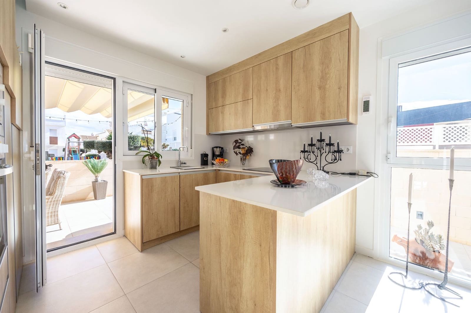 2 bedroom Villa for sale in Torrevieja with pool - € 340,000 (Ref: 9402886)