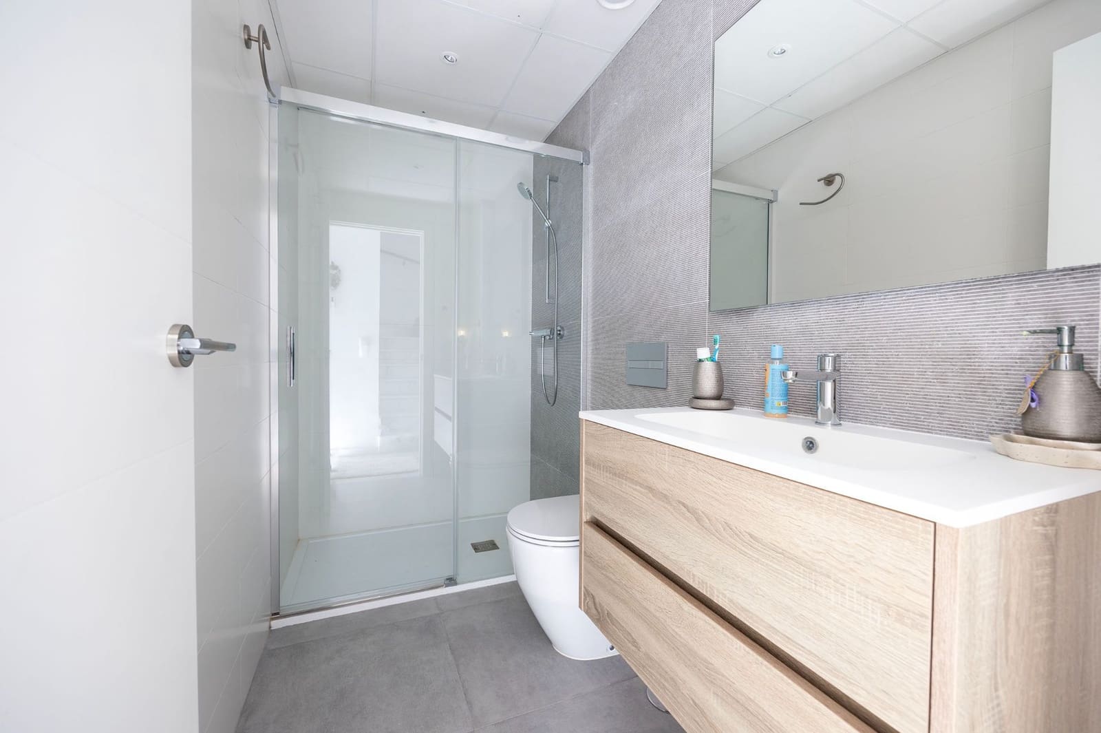 2 bedroom Villa for sale in Torrevieja with pool - € 340,000 (Ref: 9402886)