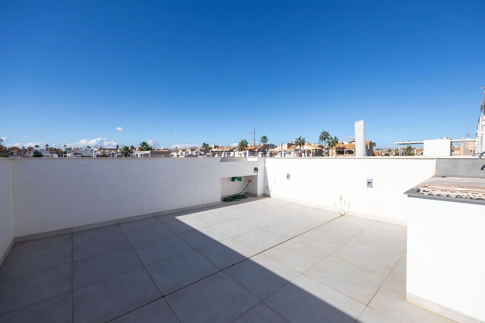 2 bedroom Villa for sale in Torrevieja with pool - € 340,000 (Ref: 9402886)