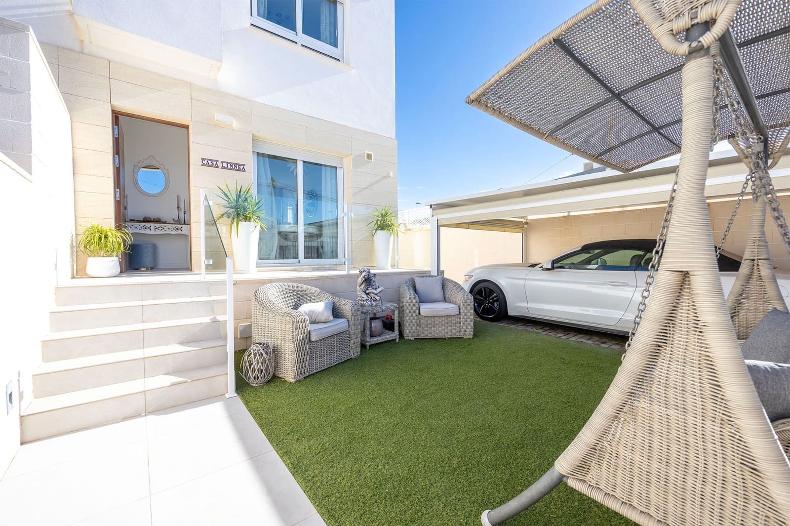 2 bedroom Villa for sale in Torrevieja with pool - € 340,000 (Ref: 9402886)