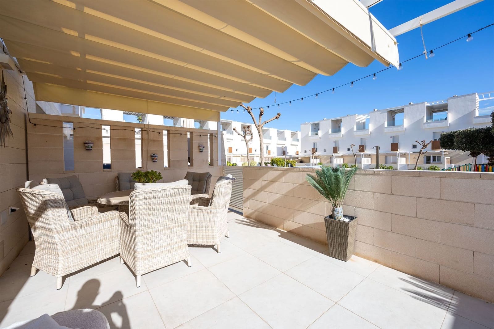 2 bedroom Villa for sale in Torrevieja with pool - € 340,000 (Ref: 9402886)