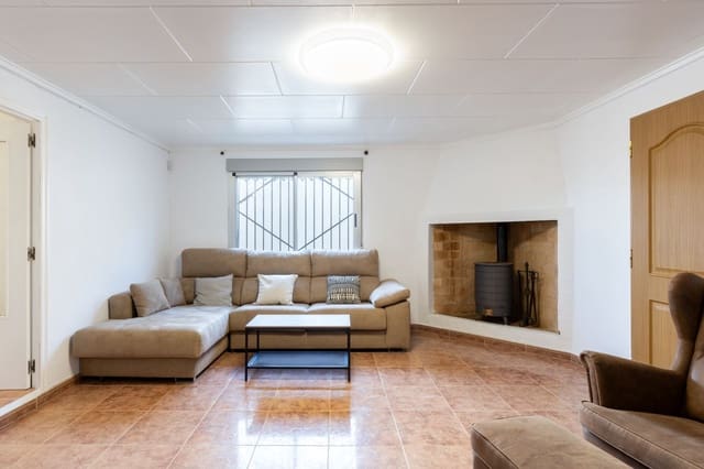 3 bedroom Finca/Country House for sale in Vilamarxant / Villamarchante - € 230,000 (Ref: 9402887)