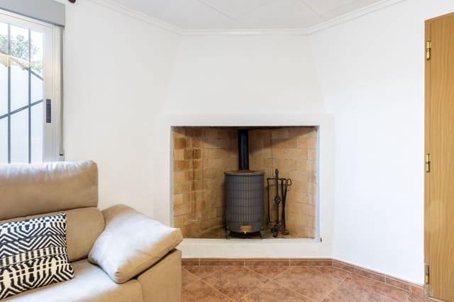 3 bedroom Finca/Country House for sale in Vilamarxant / Villamarchante - € 230,000 (Ref: 9402887)