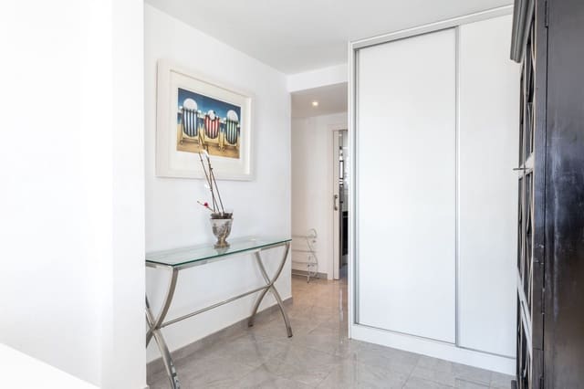 3 bedroom Penthouse for sale in Gandia with garage - € 450,000 (Ref: 9402888)