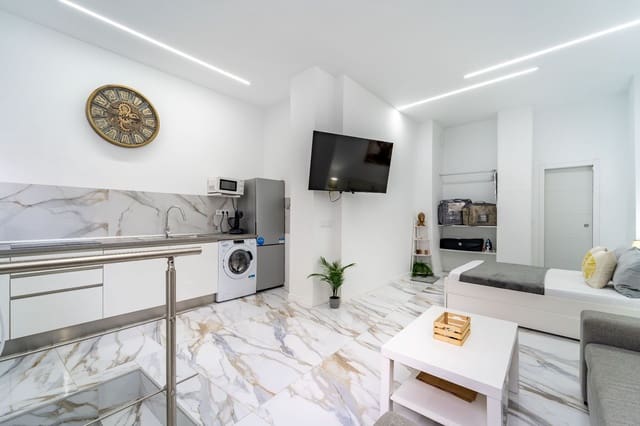 2 bedroom Apartment for sale in Málaga city - € 200,000 (Ref: 9406227)