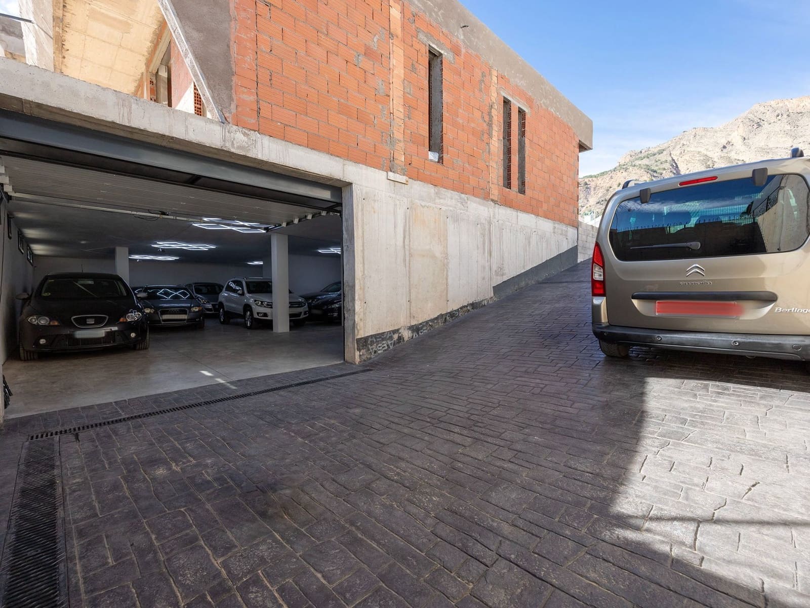 4 bedroom Villa for sale in Orihuela with pool garage - € 530,000 (Ref: 9413610)