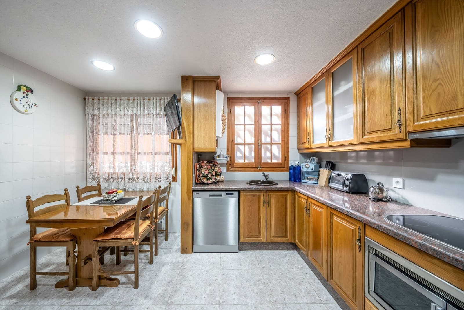 4 quarto Moradia Geminada para venda em Alicante cidade com piscina garagem - 650 000 € (Ref: 9413612)