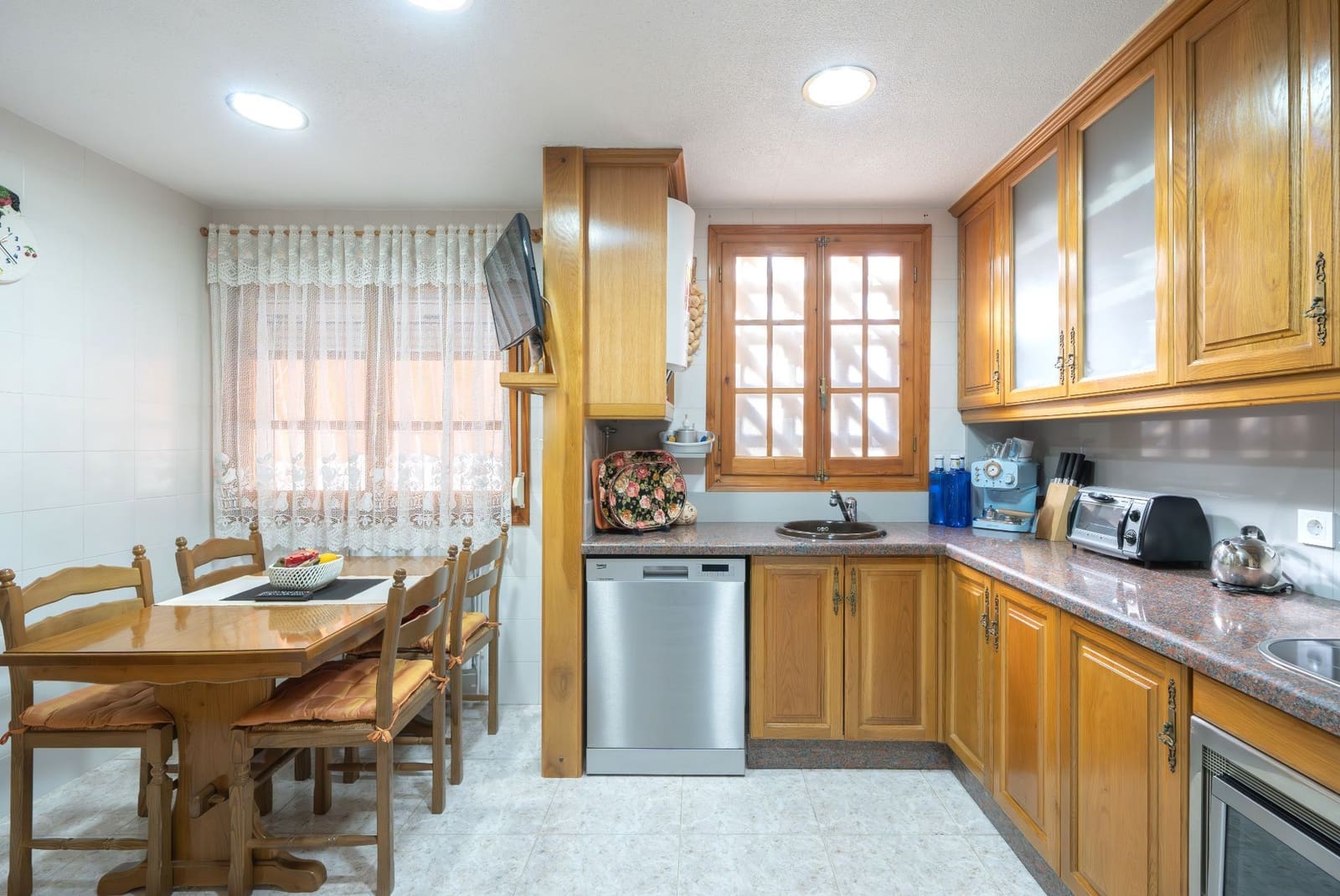 4 quarto Moradia Geminada para venda em Alicante cidade com piscina garagem - 650 000 € (Ref: 9413612)