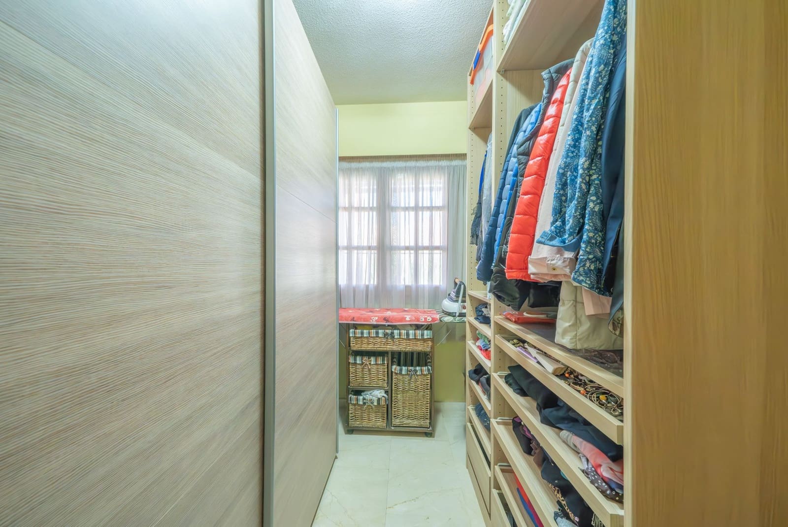 4 quarto Moradia Geminada para venda em Alicante cidade com piscina garagem - 650 000 € (Ref: 9413612)