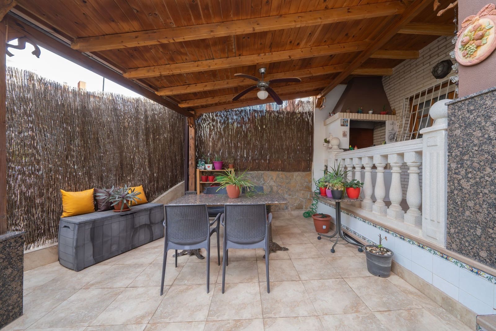 4 quarto Moradia Geminada para venda em Alicante cidade com piscina garagem - 650 000 € (Ref: 9413612)