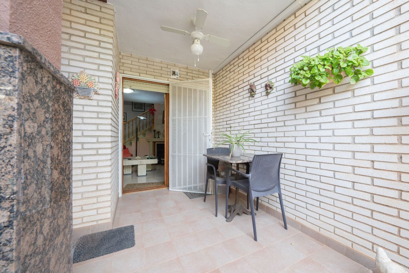 4 quarto Moradia Geminada para venda em Alicante cidade com piscina garagem - 650 000 € (Ref: 9413612)