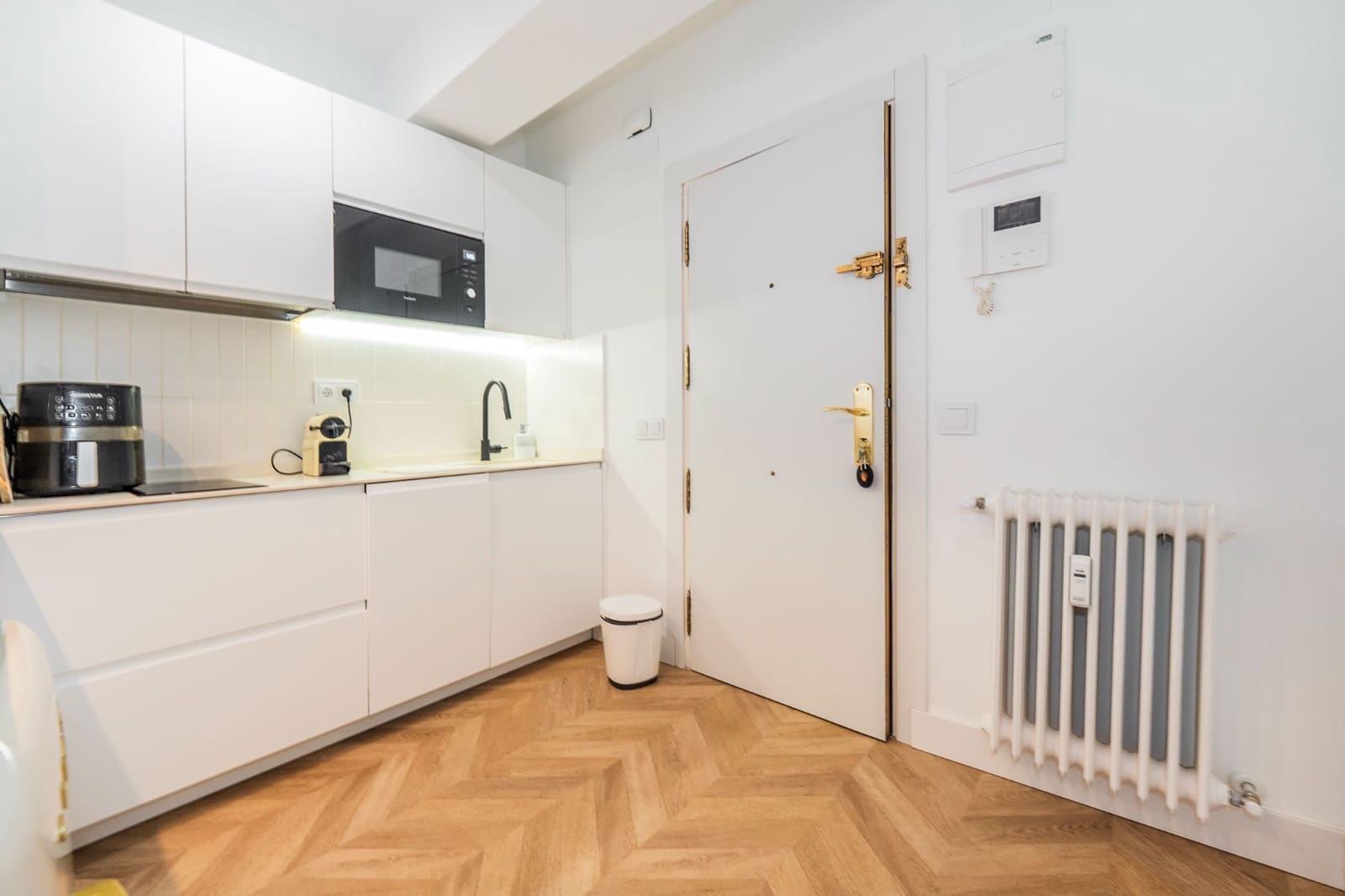 1 slaapkamer Flat te koop in Madrid stad - € 379.000 (Ref: 9413613)