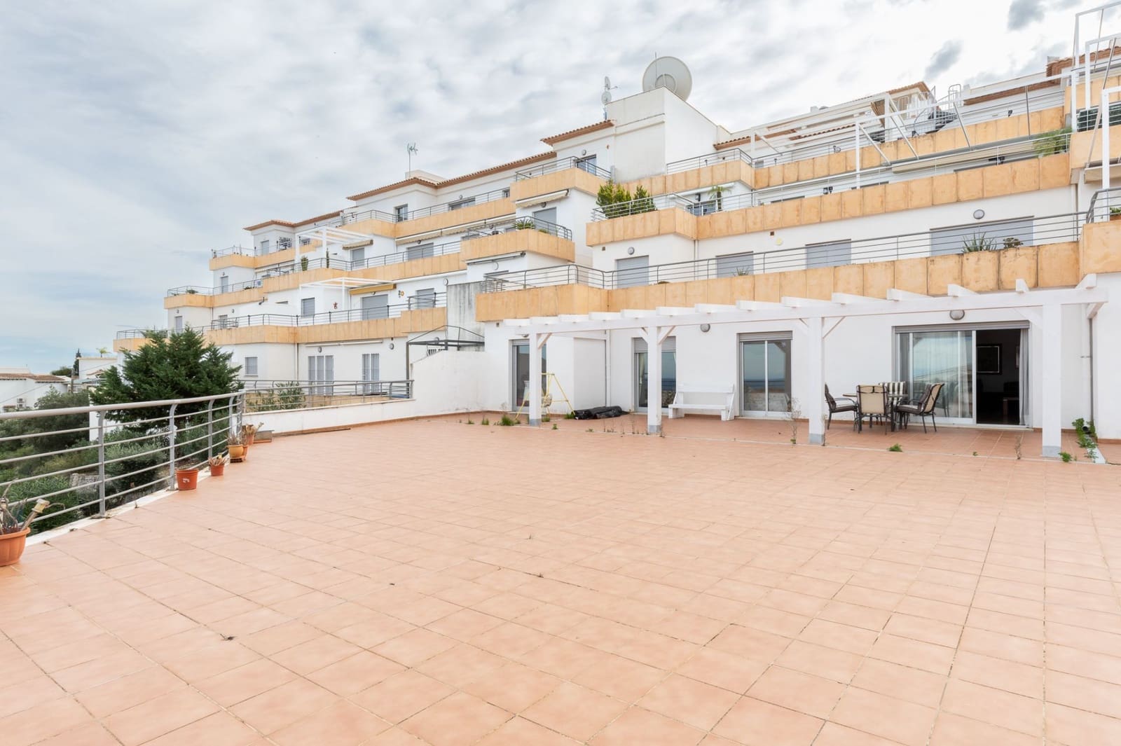 3 makuuhuone Huoneisto myytävänä paikassa Pego mukana uima-altaan 
autotalli - 320 000 € (Ref: 9415425)